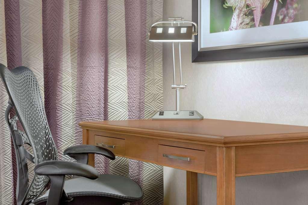 Hilton Garden Inn Springfield Bilik gambar
